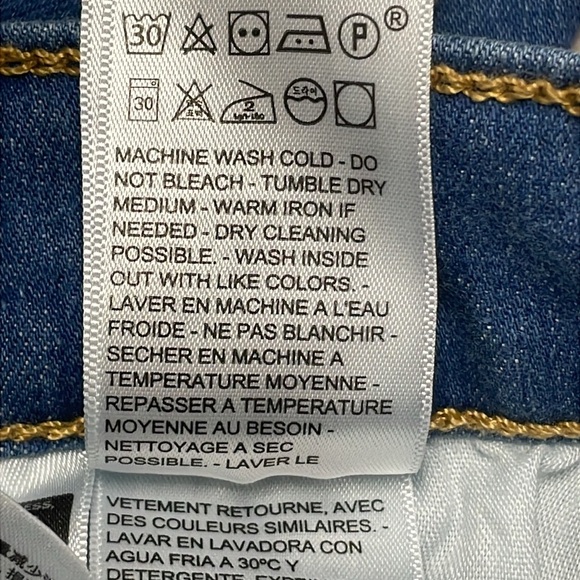 NWT Levi’s 720 High Rise Super Skinny Denim Jeans Distressed 26W - Picture 13 of 16